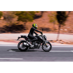 Yamaha FZ-25 A conducción urbana moto 250cc Chile uso en ruta